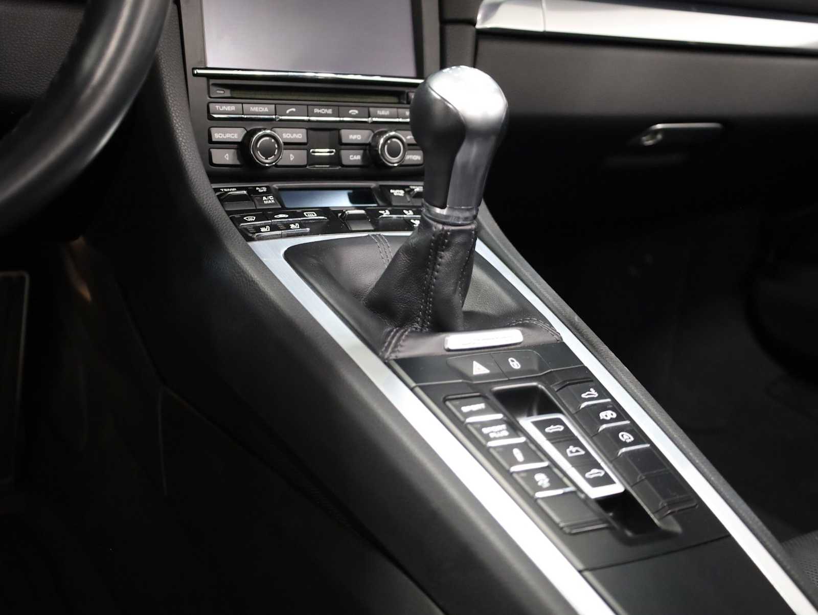 Thumbnail: 2014 Porsche 911 - 28