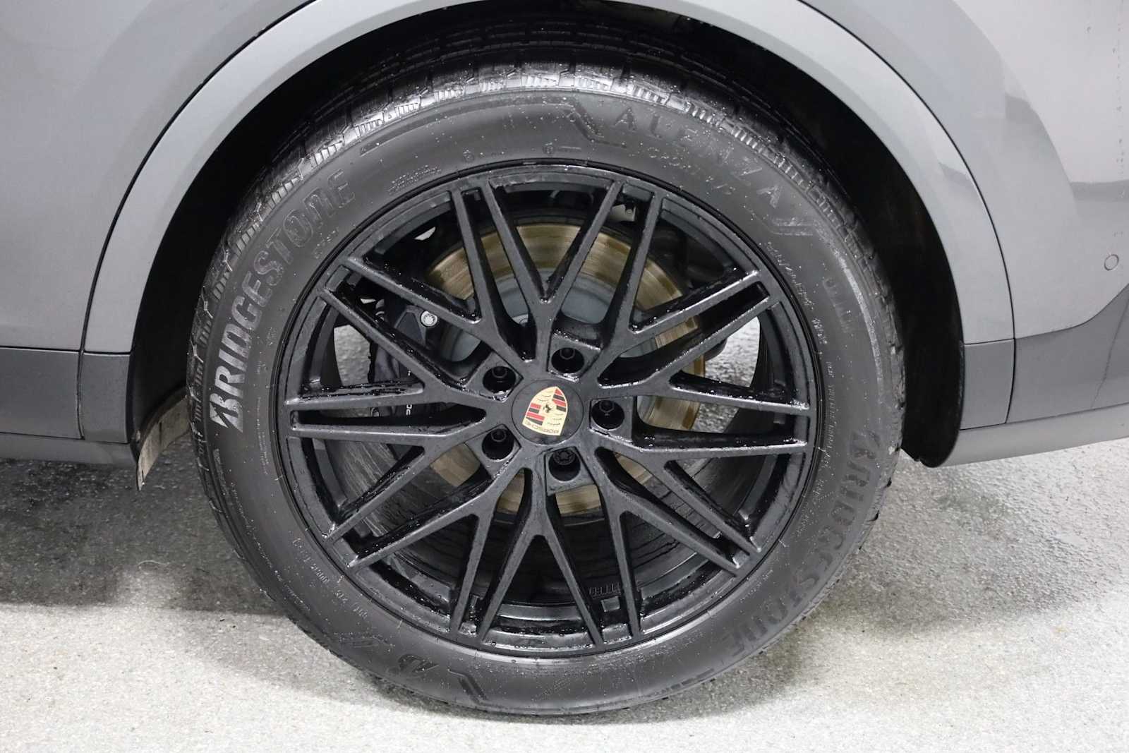 Thumbnail: 2025 Porsche Cayenne - 37