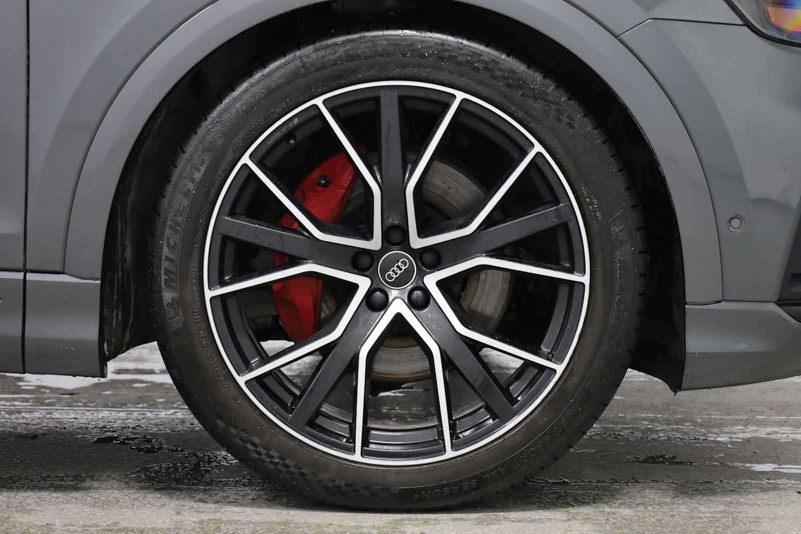 Thumbnail: 2021 Audi Q8 - 12