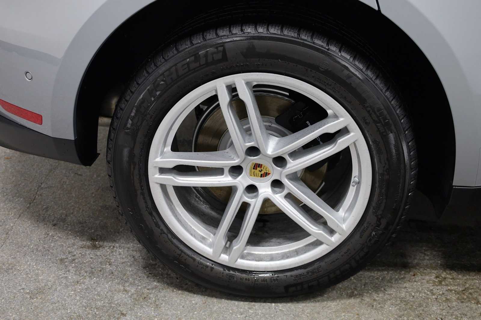 Thumbnail: 2026 Porsche Macan - 38