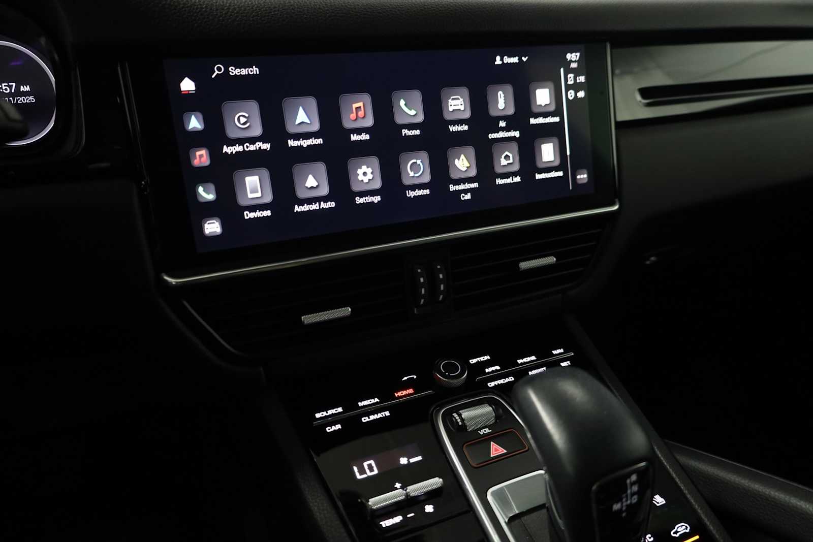 2022 Porsche Cayenne  32