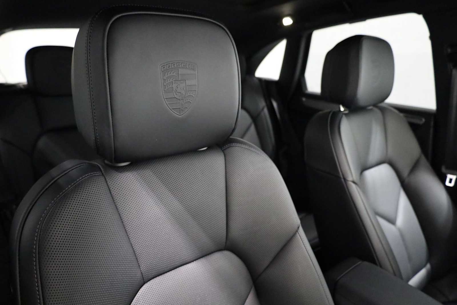 Thumbnail: 2026 Porsche Macan - 22