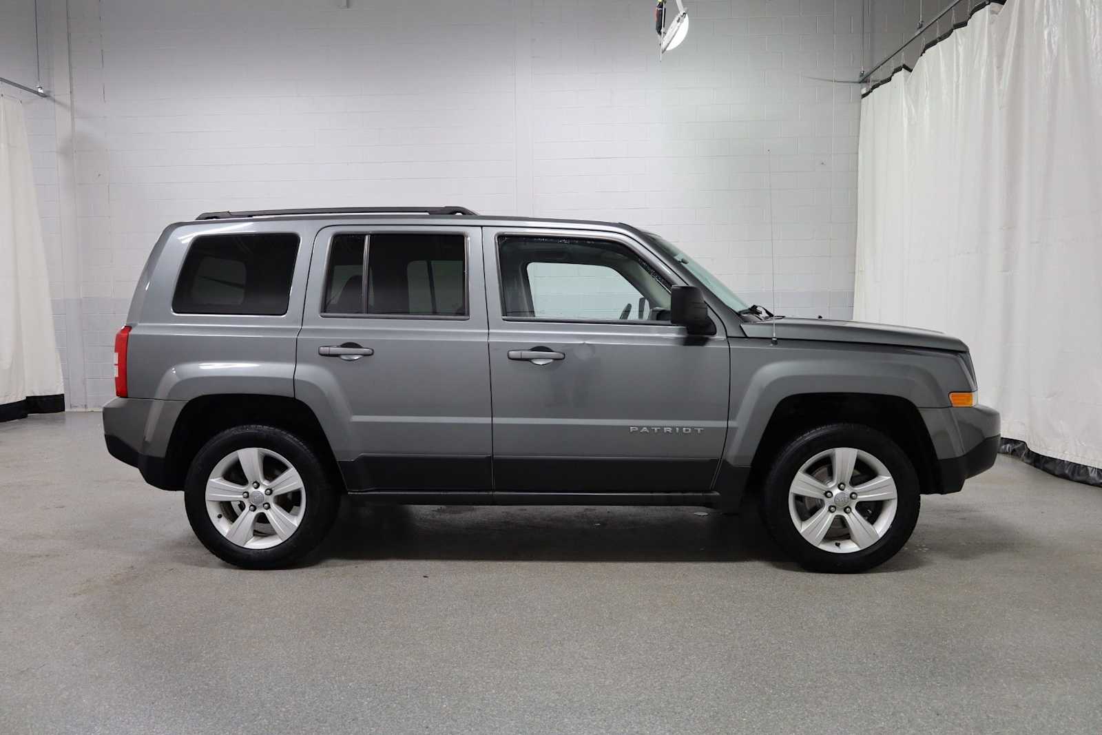 Thumbnail: 2014 Jeep Patriot - 10