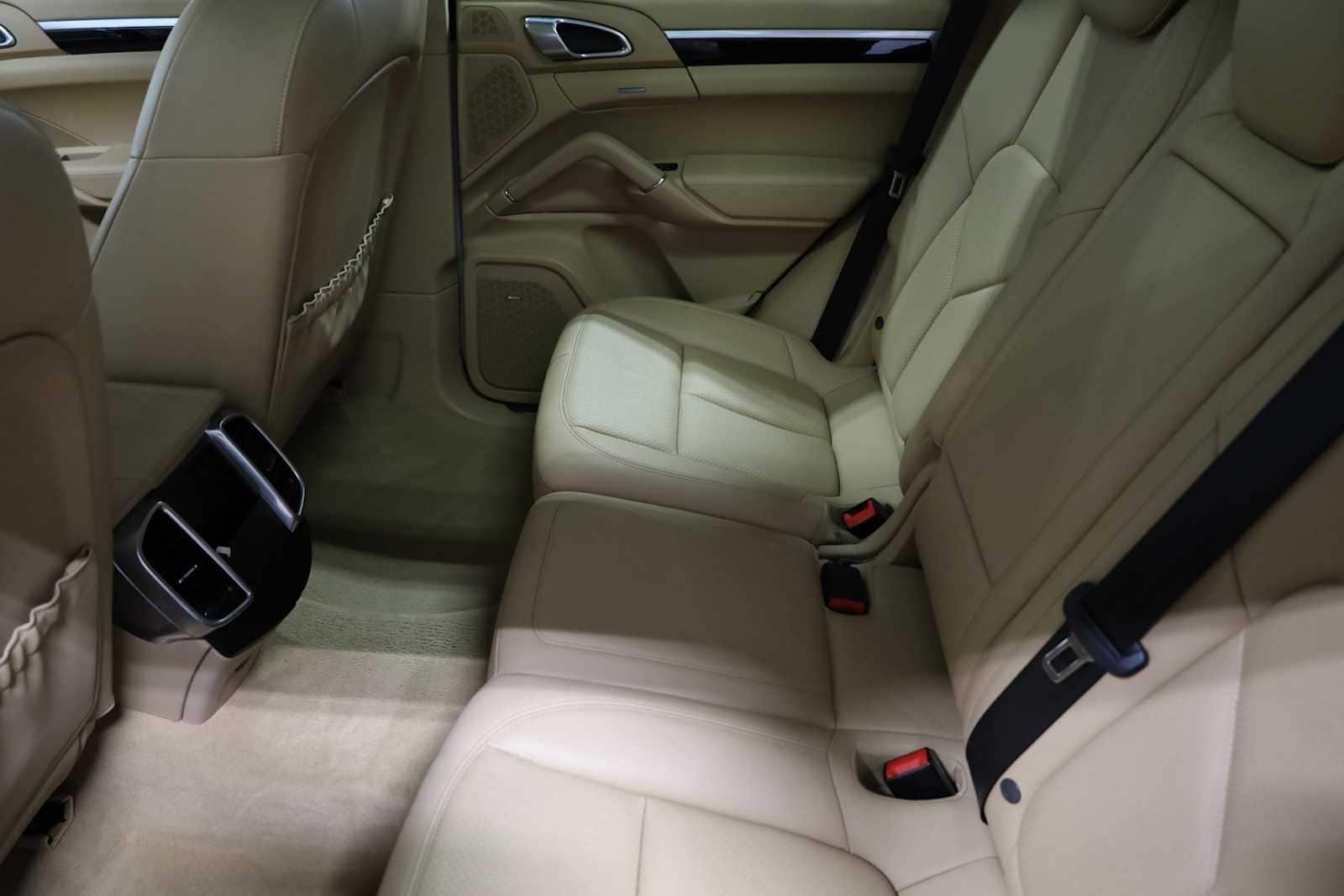Thumbnail: 2014 Porsche Cayenne - 35