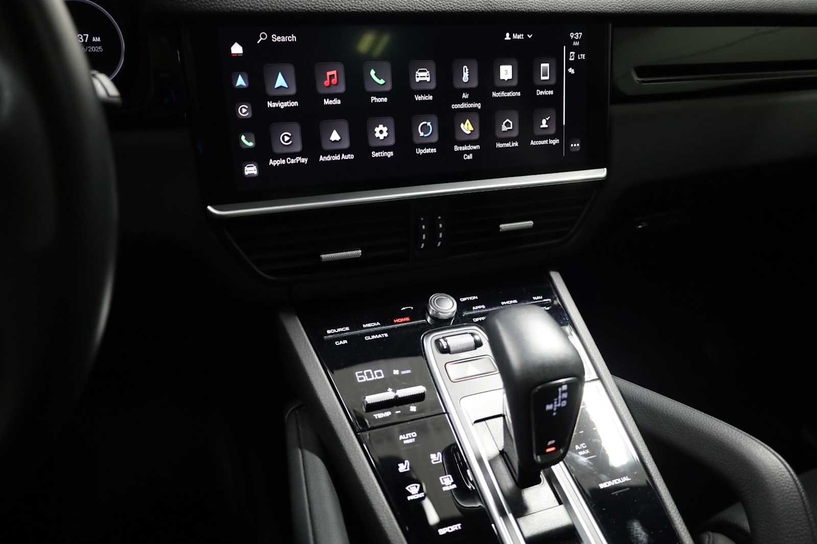 Thumbnail: 2022 Porsche Cayenne - 31