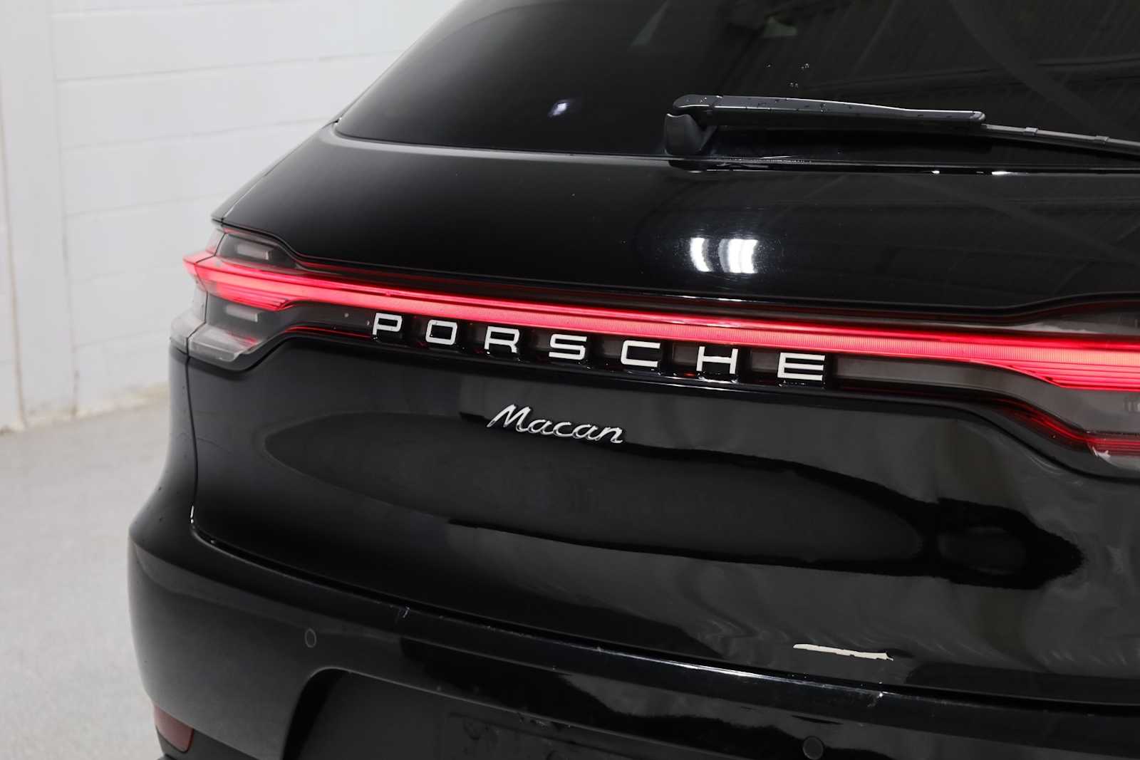 Thumbnail: 2020 Porsche Macan - 8