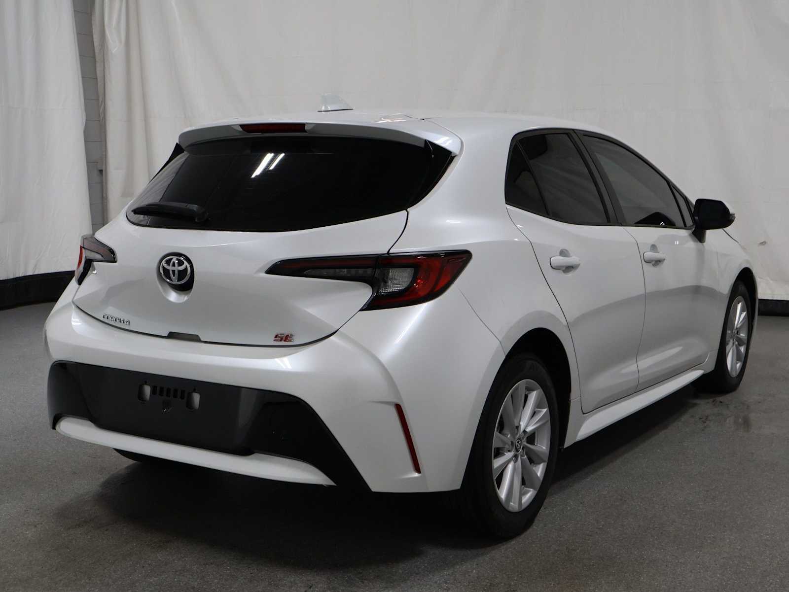 Thumbnail: 2023 Toyota Corolla - 9