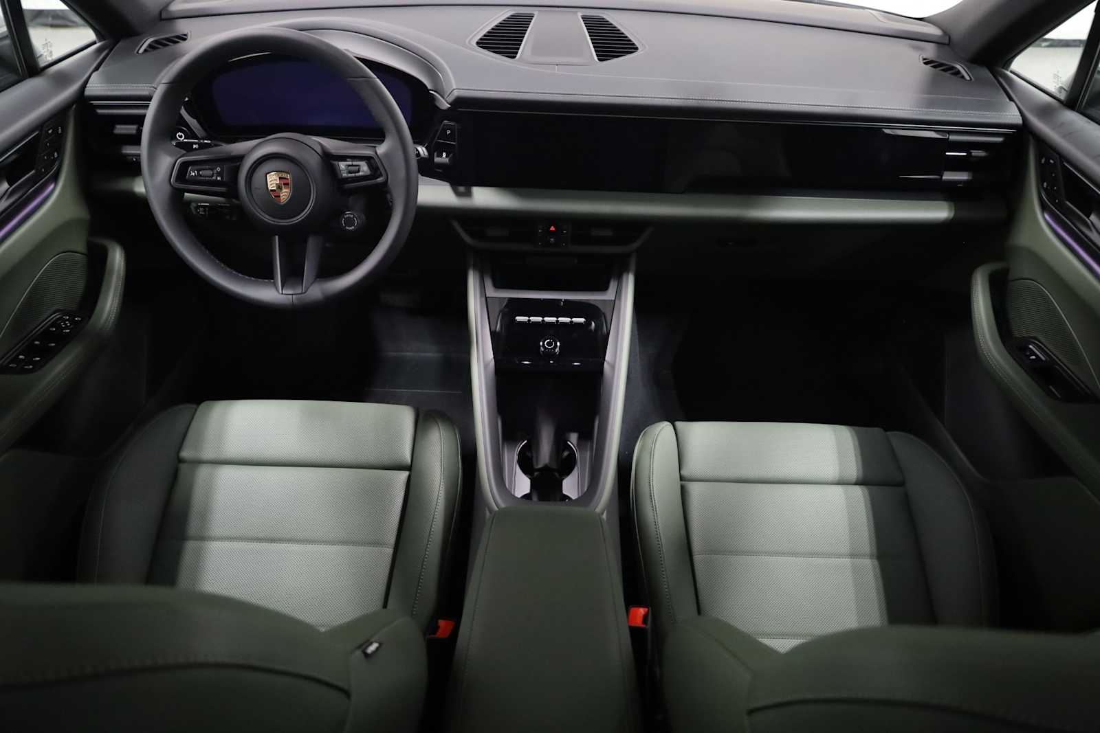 Thumbnail: 2025 Porsche Macan - 24