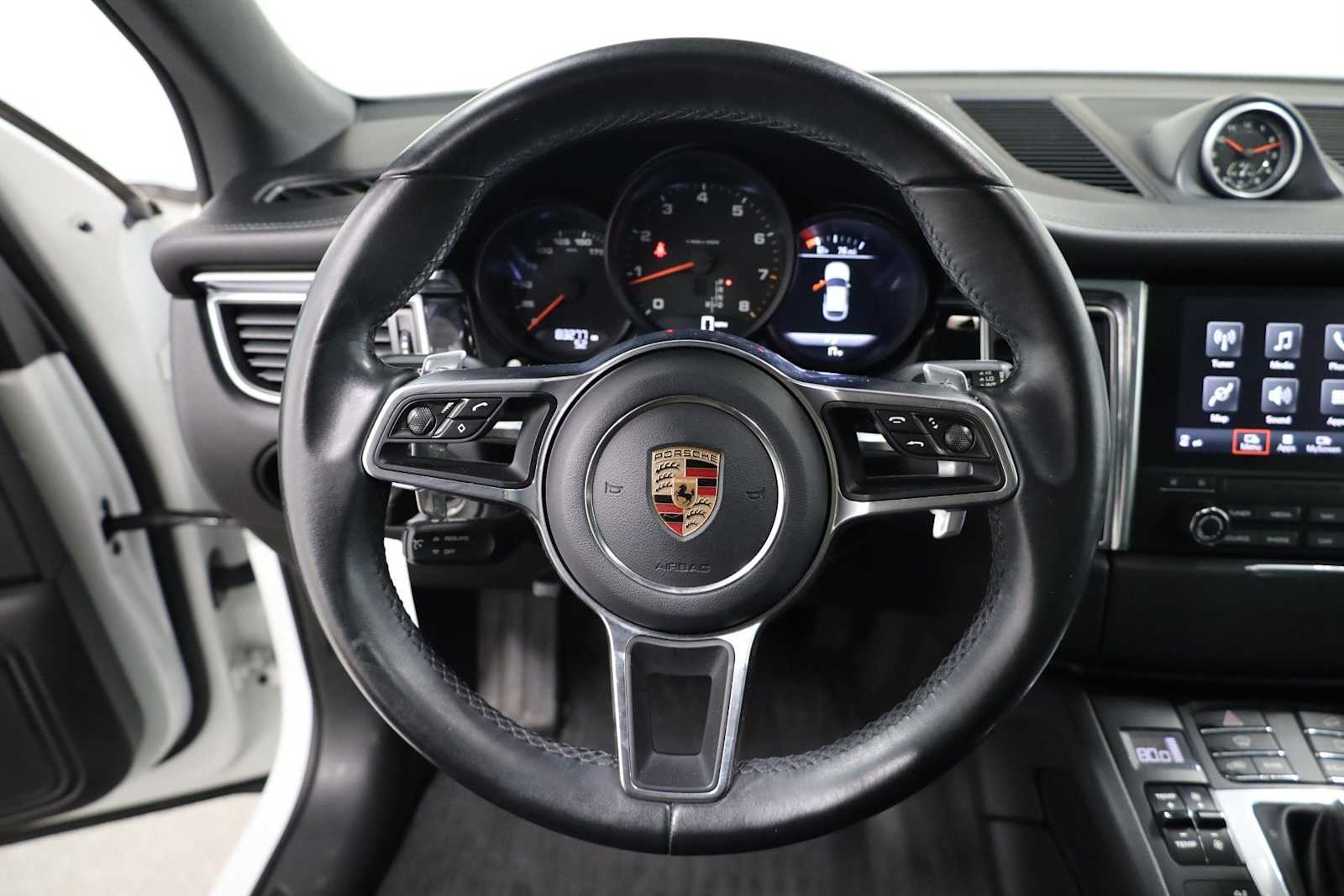 Thumbnail: 2017 Porsche Macan - 25