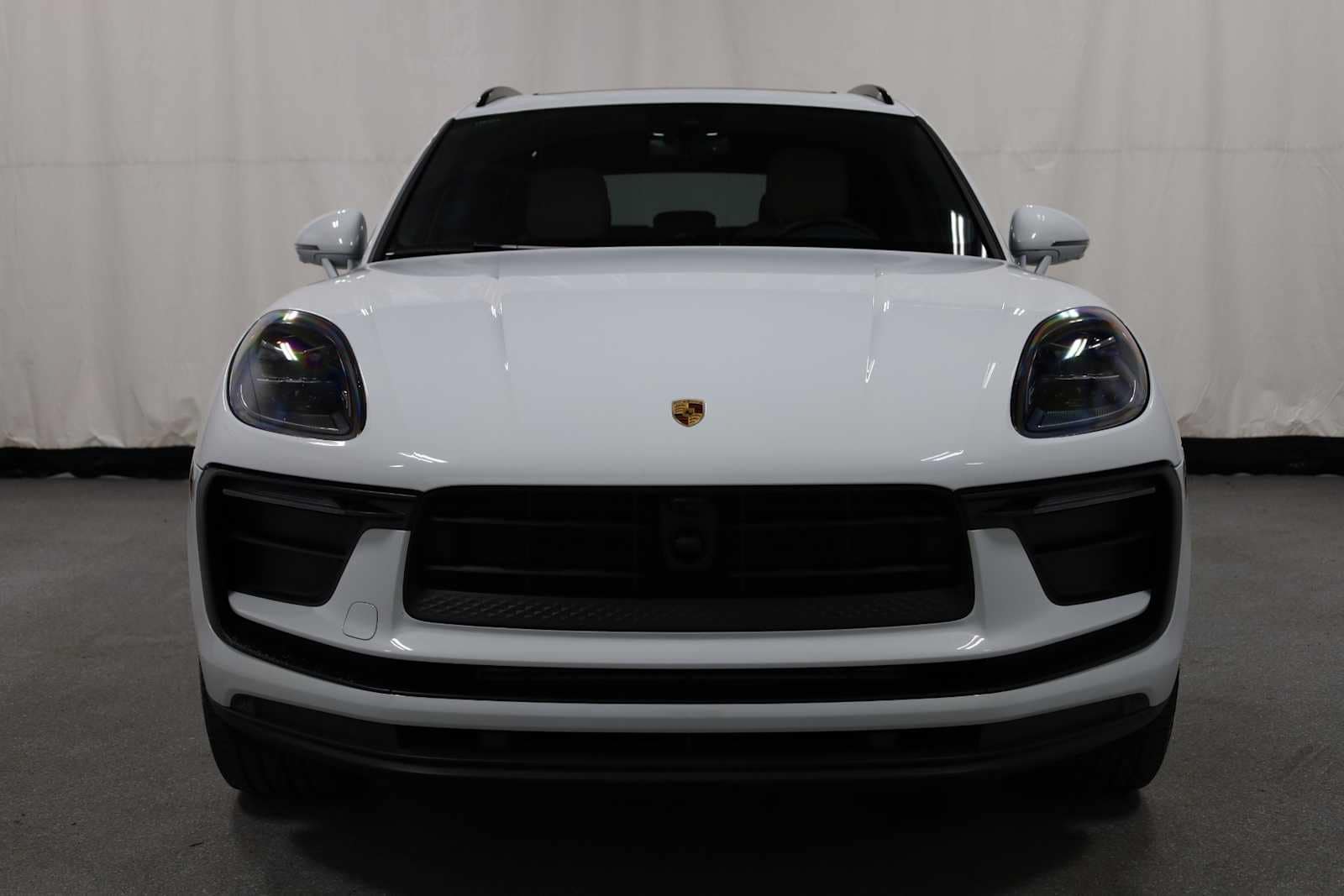 2023 Porsche Macan  14