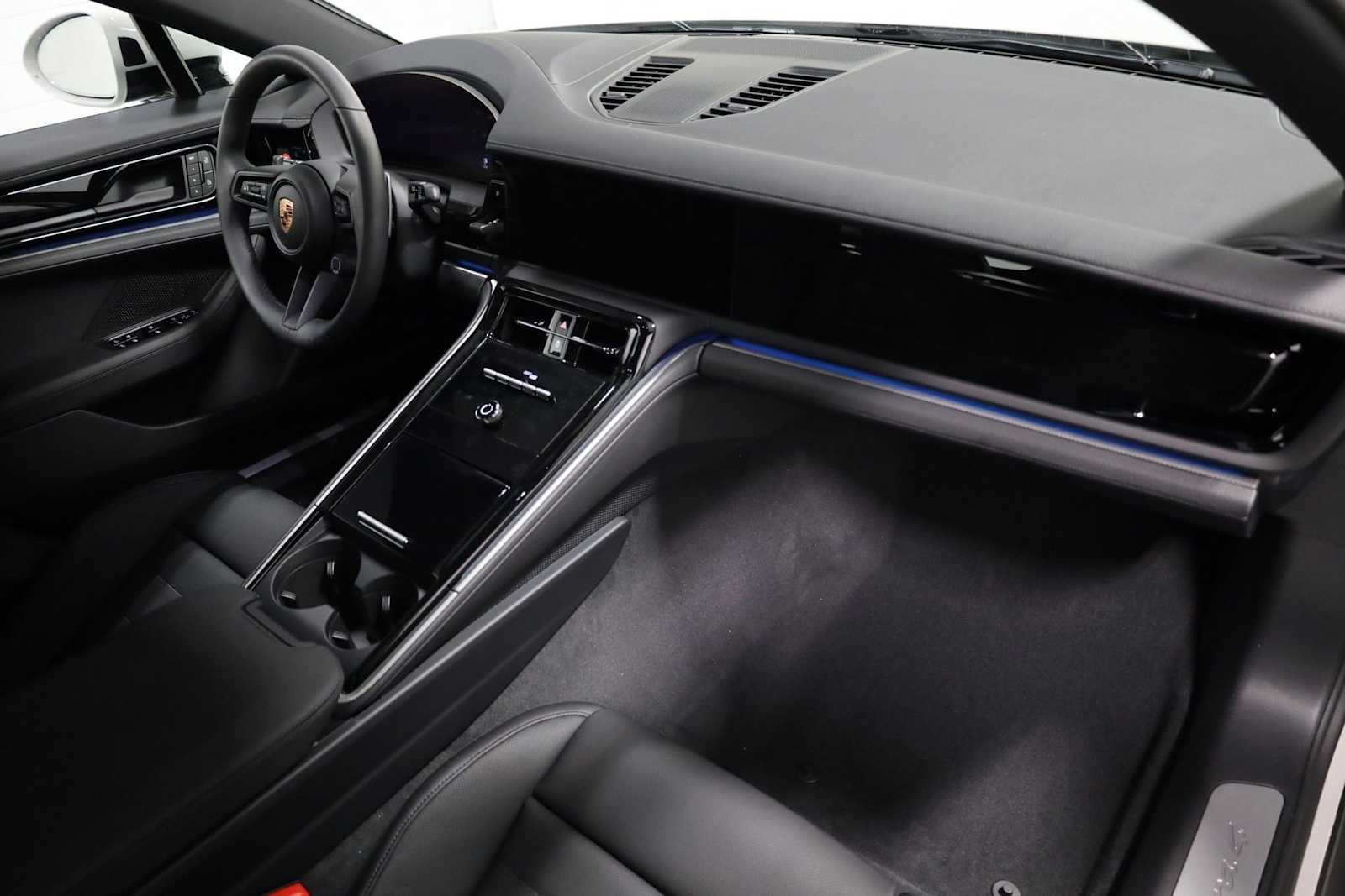 Thumbnail: 2026 Porsche Panamera - 6