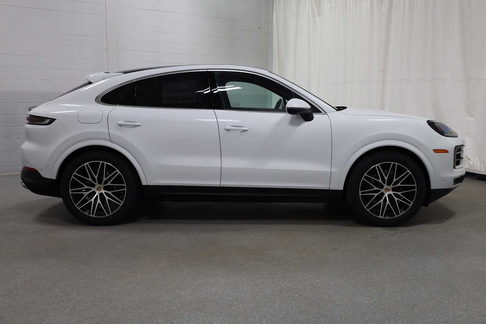 Thumbnail: 2026 Porsche  - 10