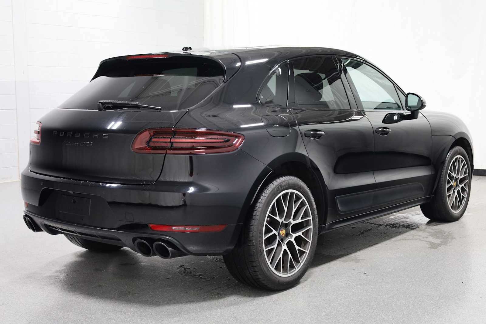 Thumbnail: 2017 Porsche Macan - 8