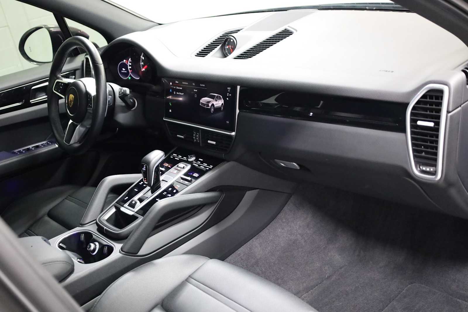 Thumbnail: 2022 Porsche Cayenne - 6