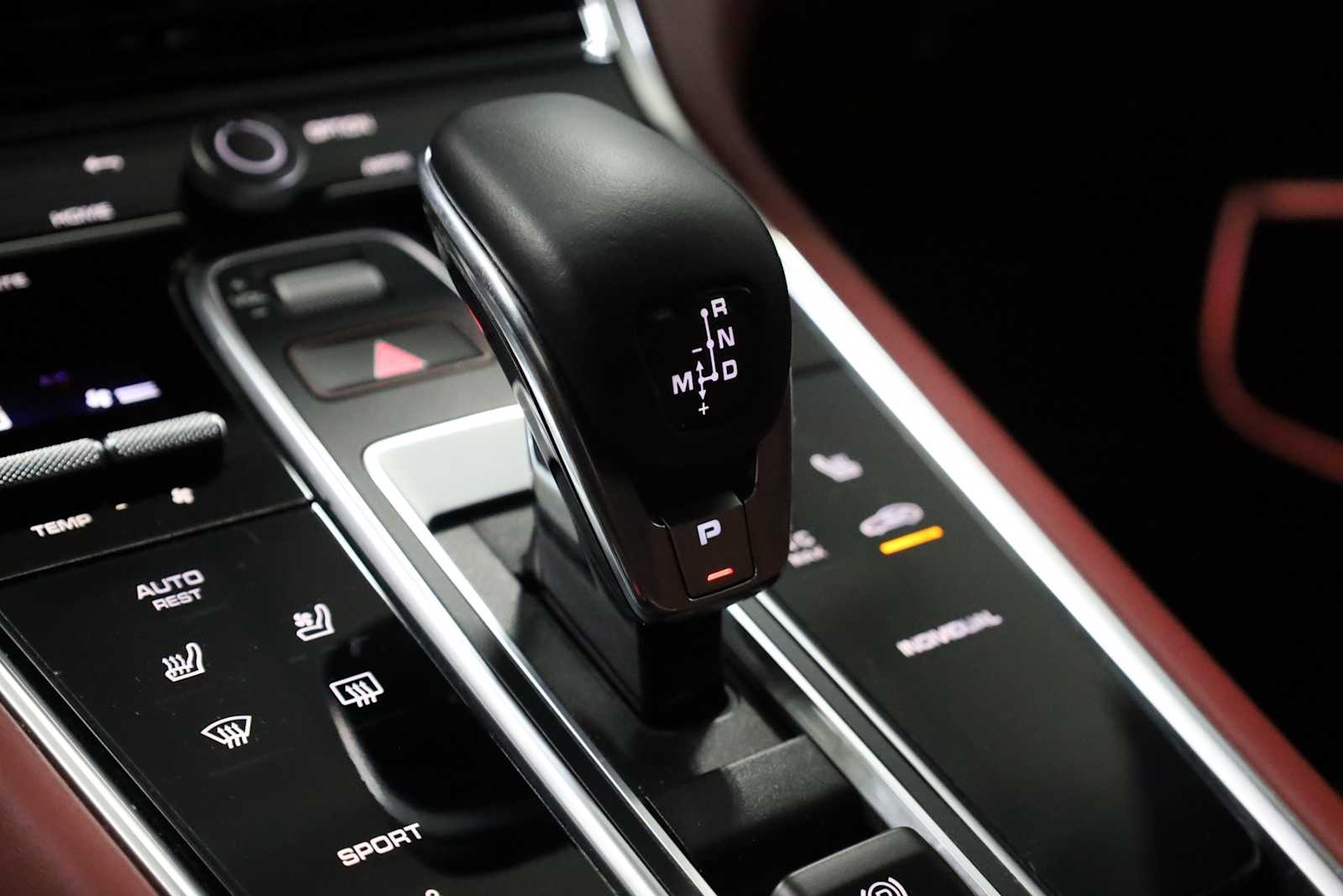 Thumbnail: 2022 Porsche Panamera - 29