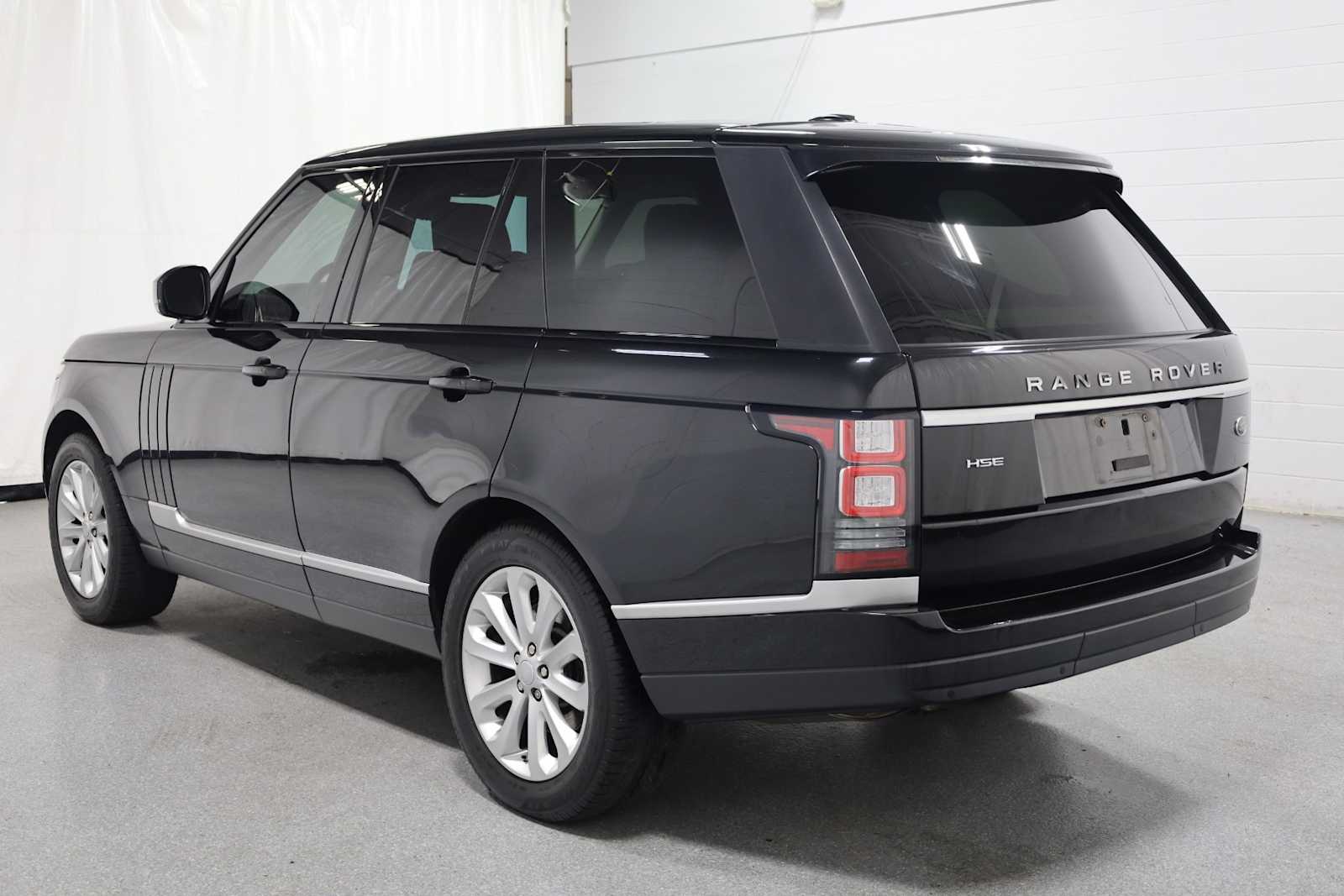 Thumbnail: 2015 Land Rover Range Rover - 3