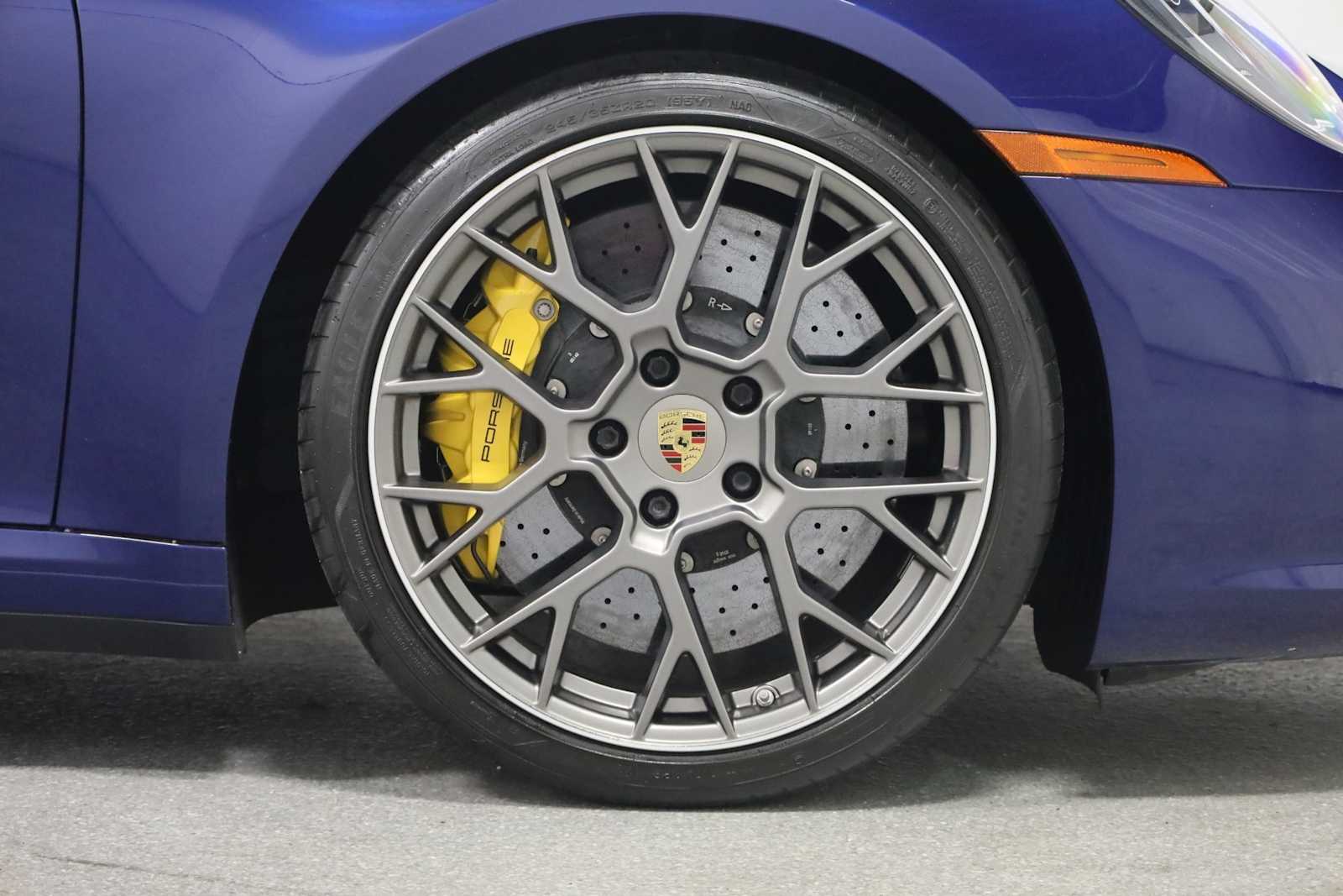 Thumbnail: 2020 Porsche 911 - 12
