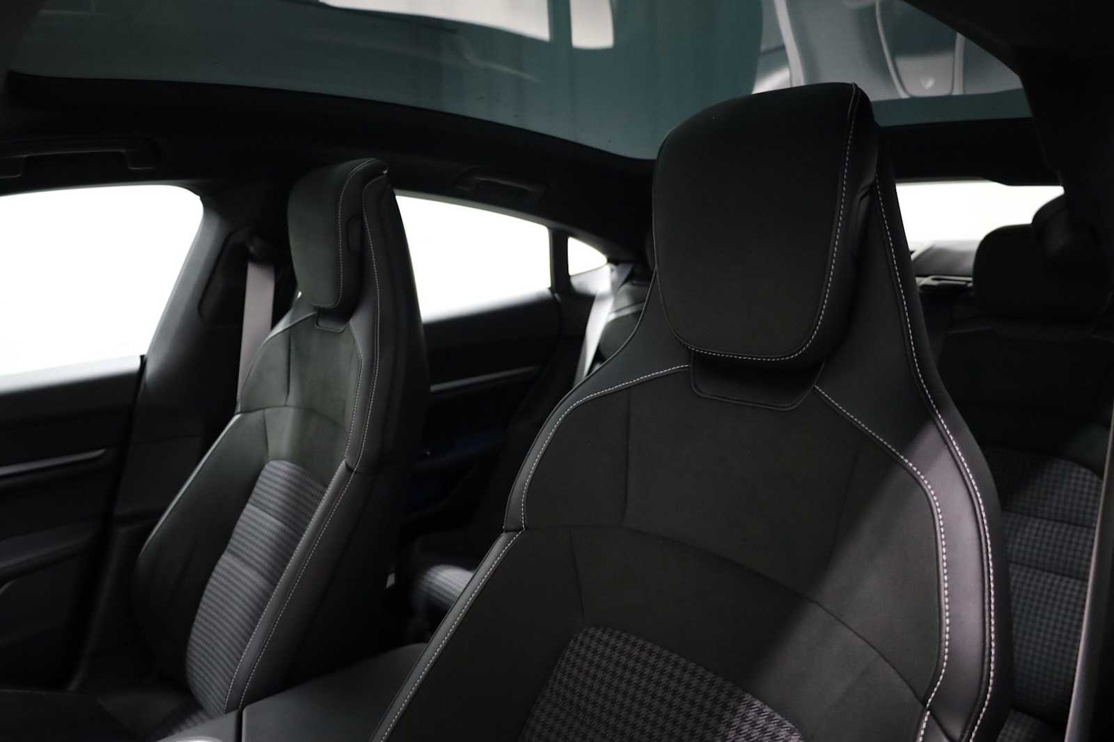 Thumbnail: 2025 Porsche Taycan - 20