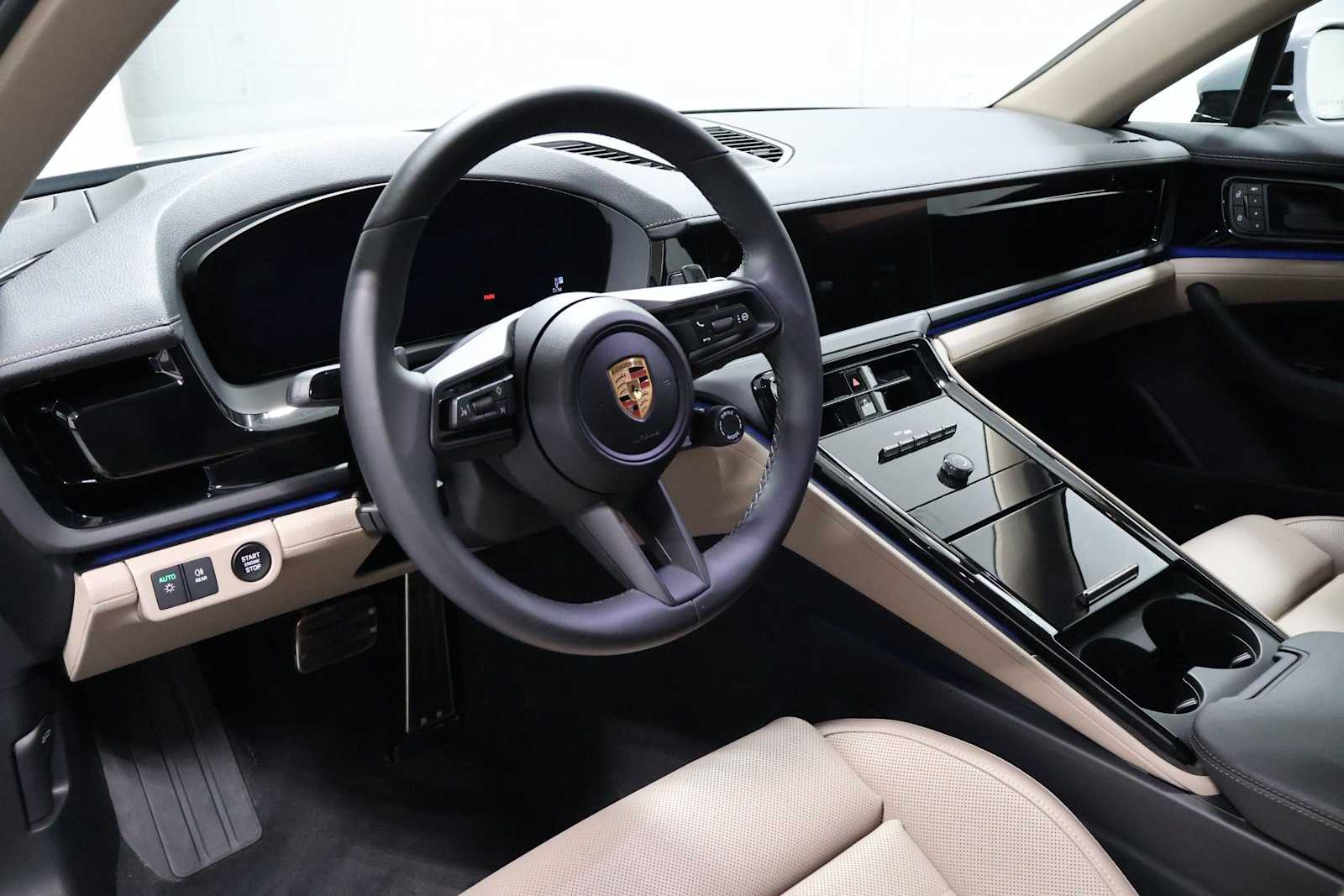 Thumbnail: 2025 Porsche Panamera - 4