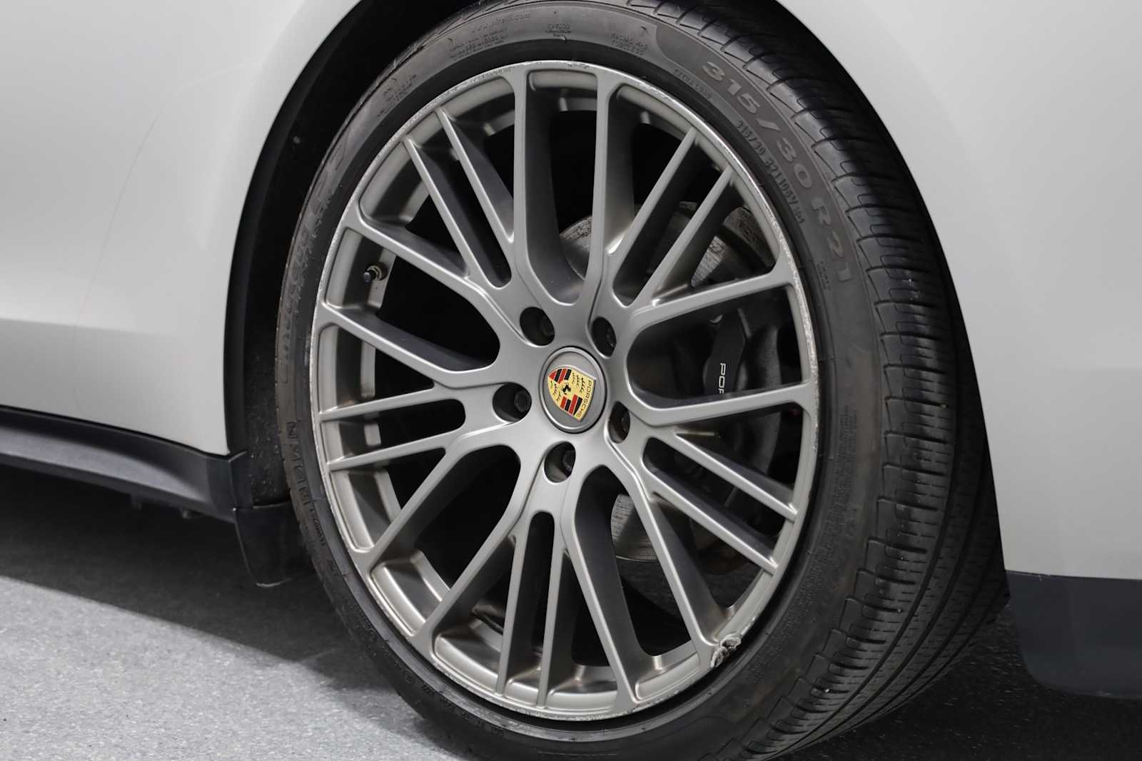 2023 Porsche Panamera 4 38