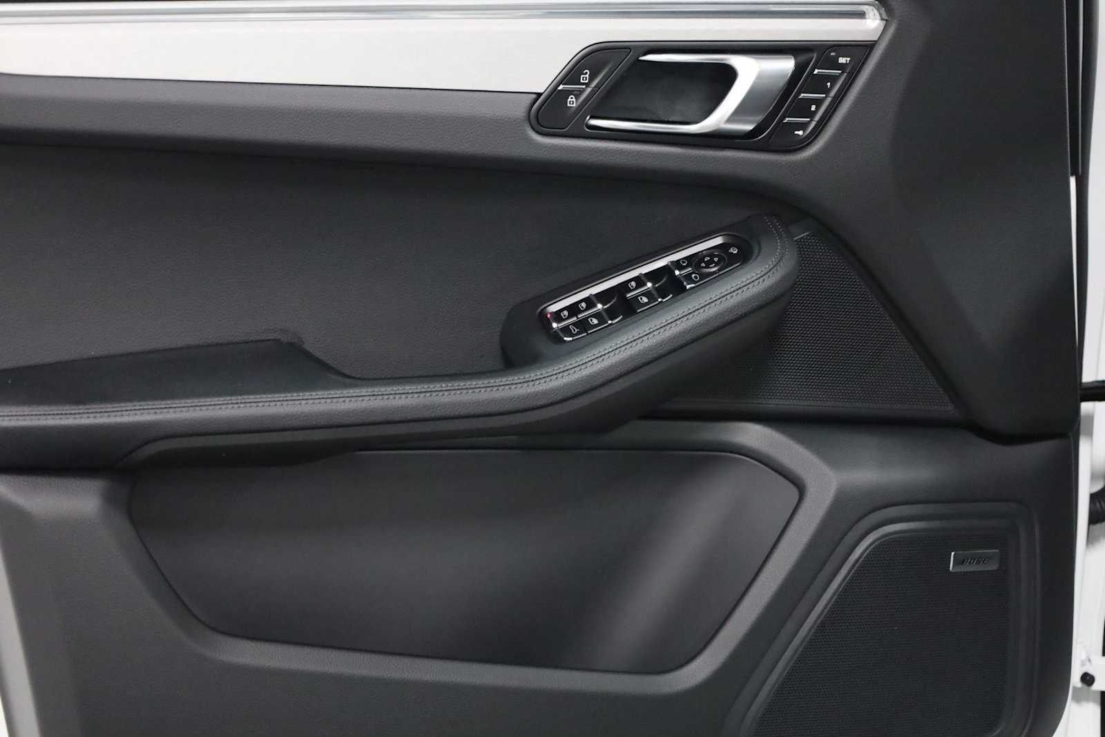 Thumbnail: 2026 Porsche Macan - 15