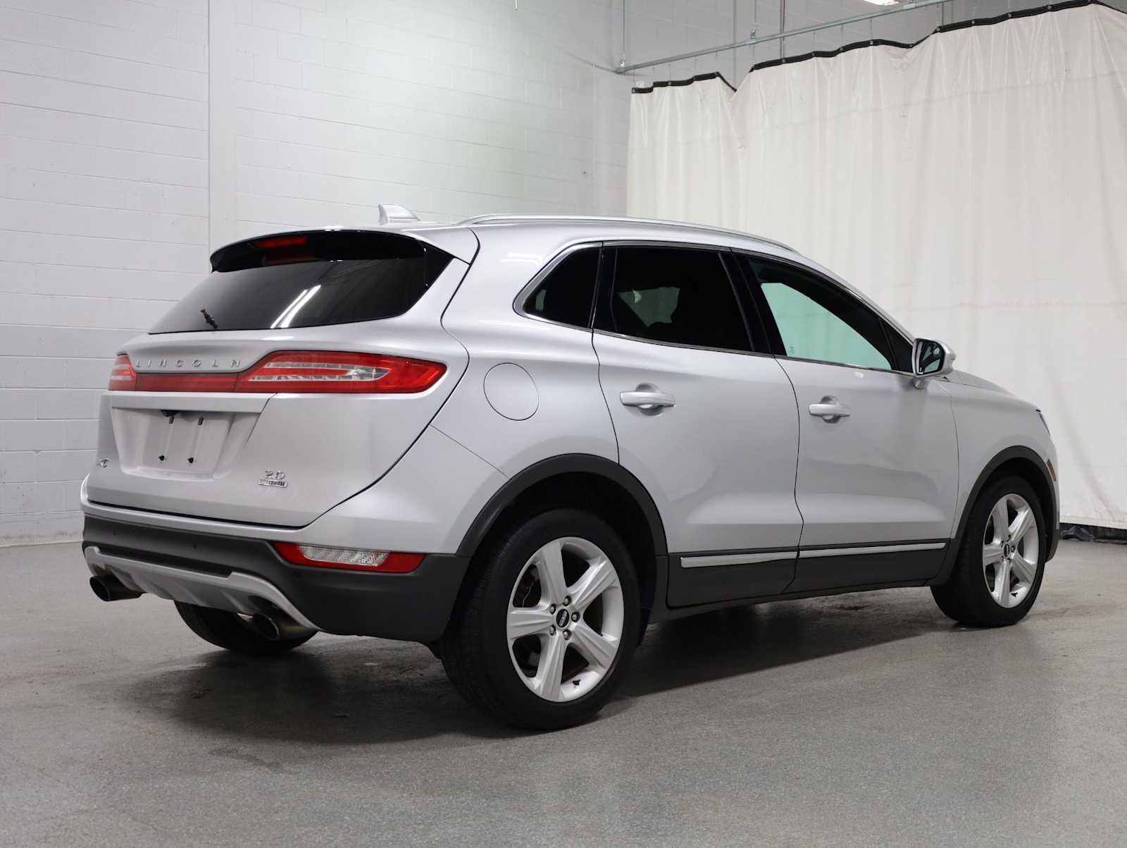 Thumbnail: 2016 Lincoln MKC - 9