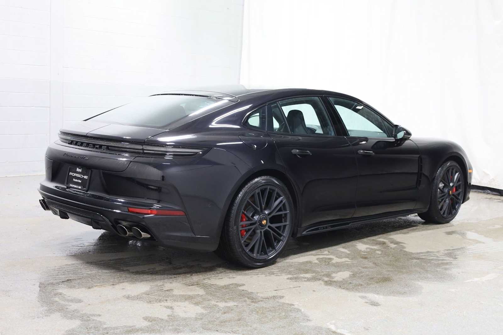 Thumbnail: 2026 Porsche Panamera - 9