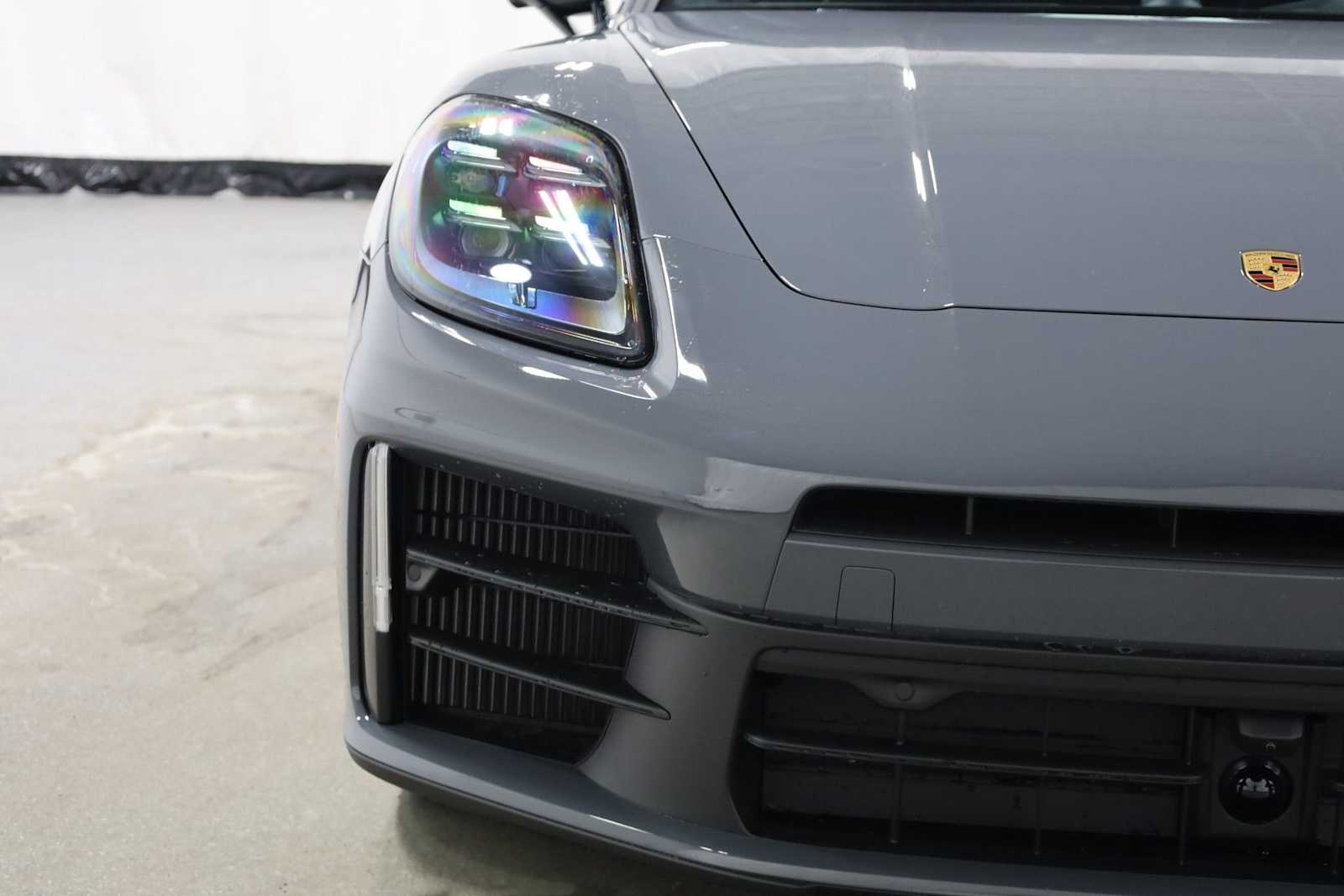 Thumbnail: 2026 Porsche Panamera - 15