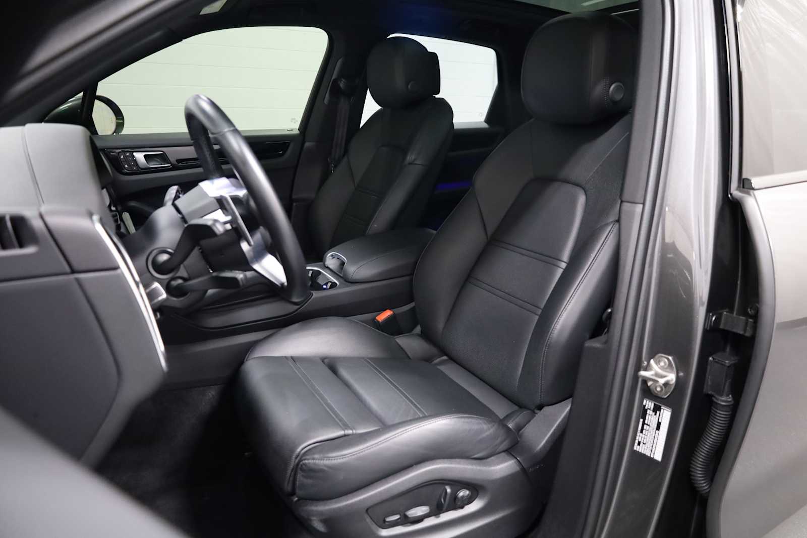 Thumbnail: 2022 Porsche Cayenne - 5
