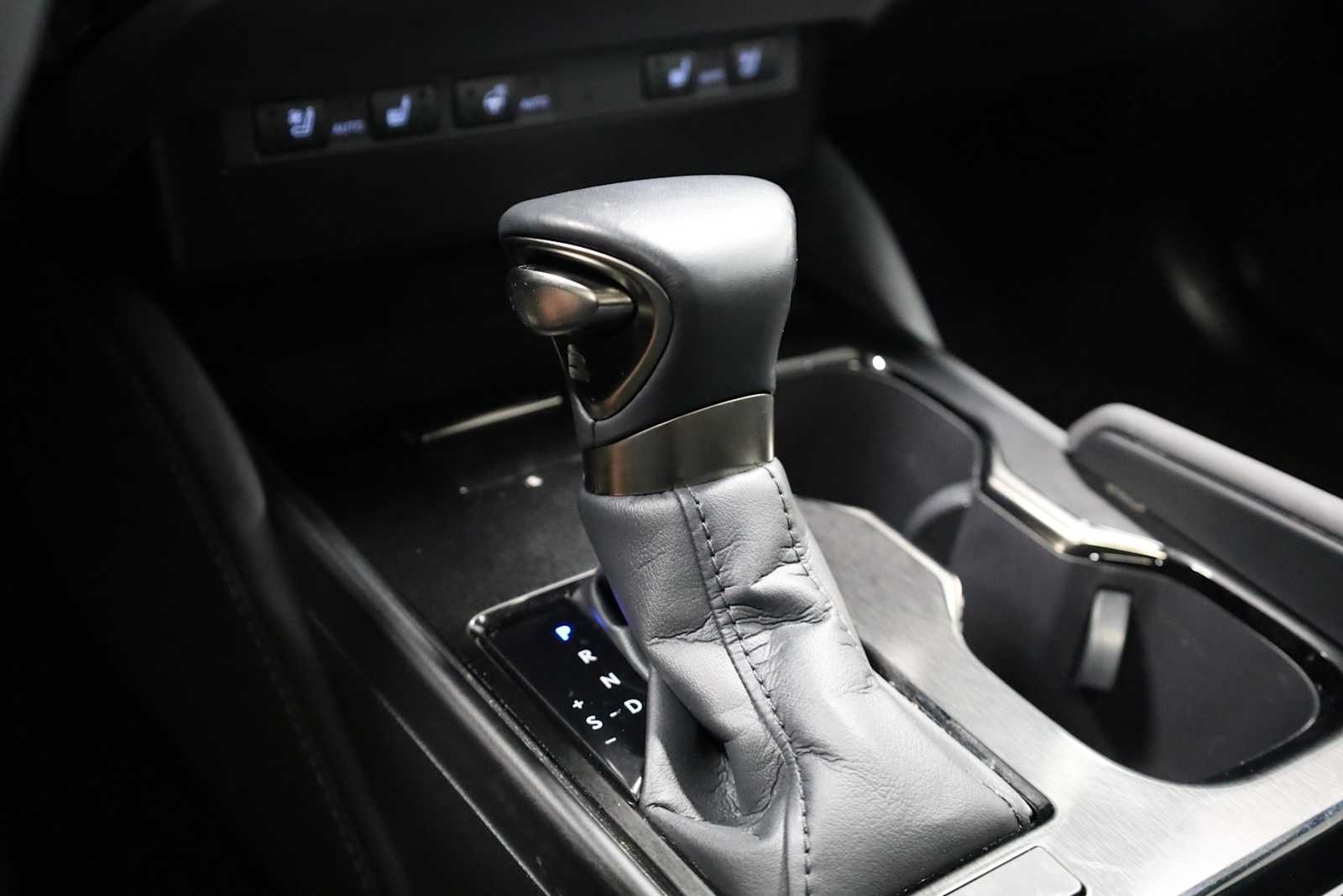 Thumbnail: 2023 Lexus ES - 26