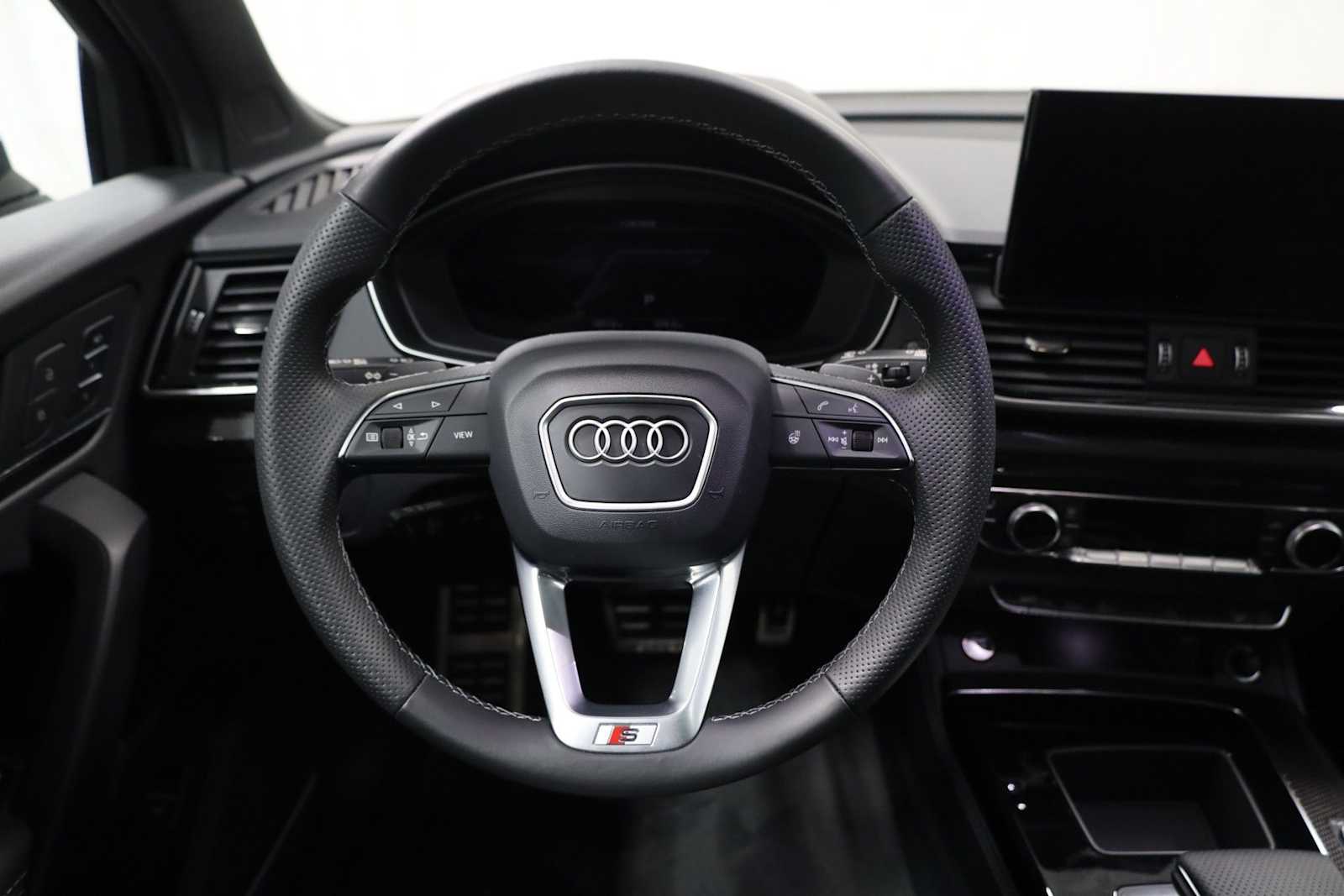 Thumbnail: 2024 Audi SQ5 - 23