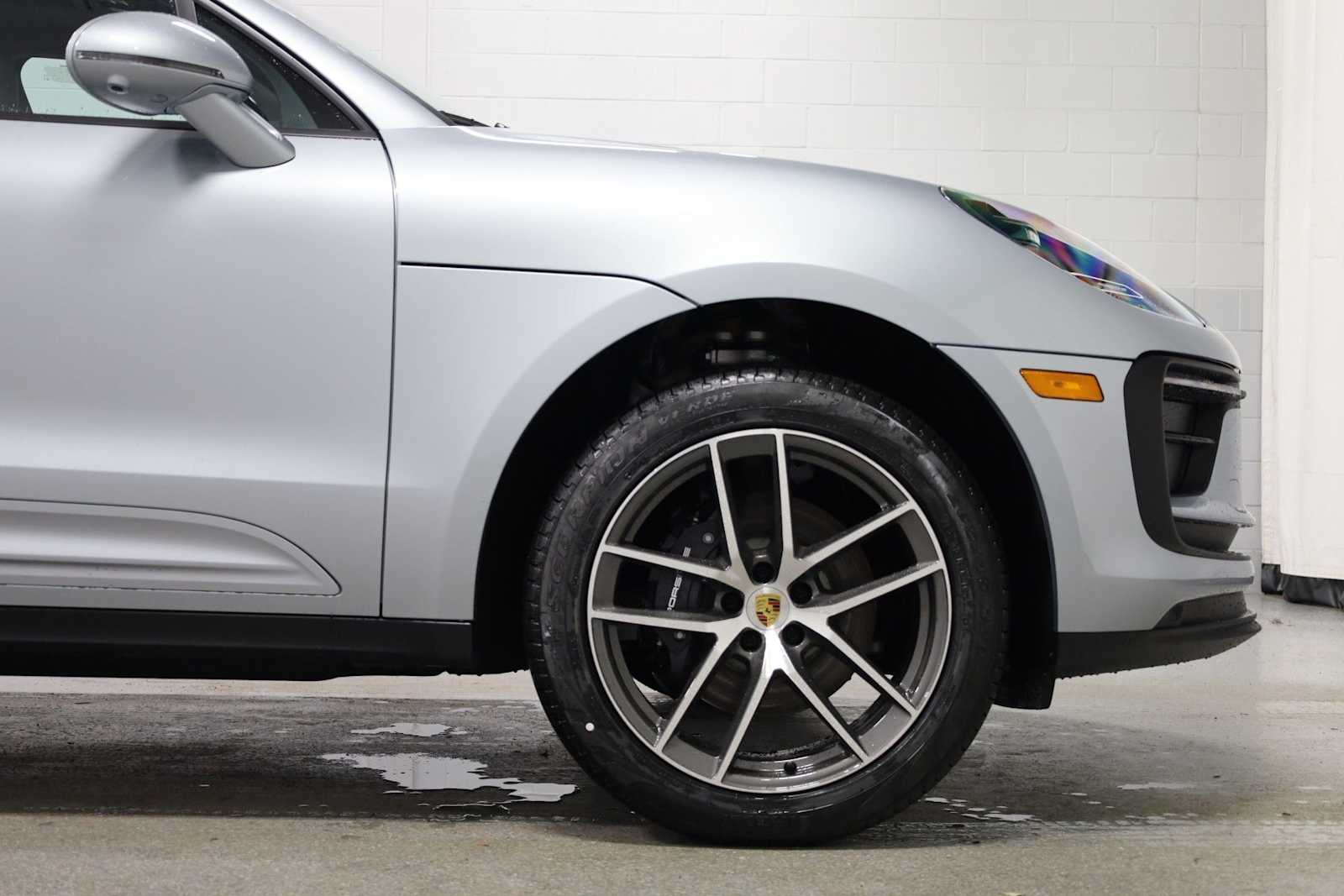 Thumbnail: 2026 Porsche Macan - 11