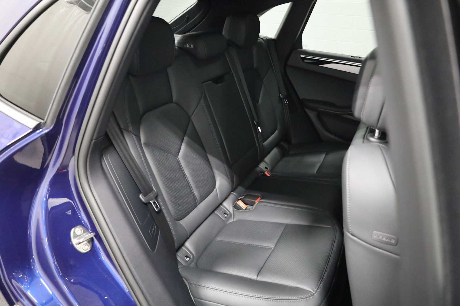 Thumbnail: 2026 Porsche Macan - 37