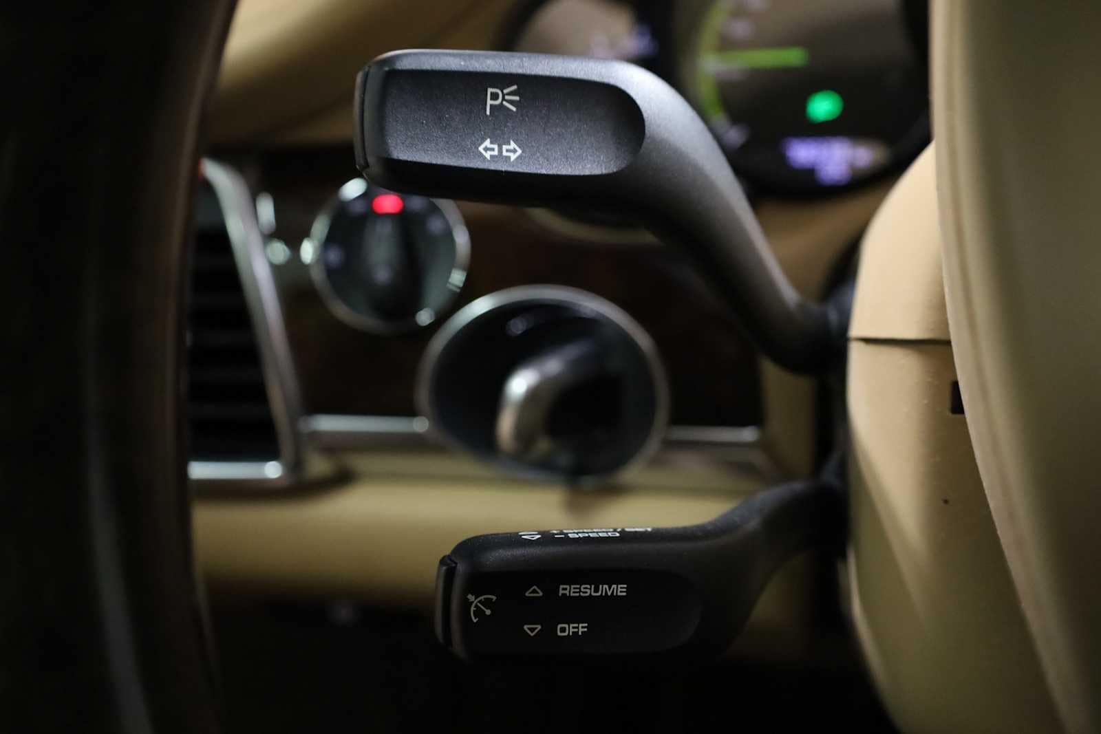 Thumbnail: 2014 Porsche Panamera - 30