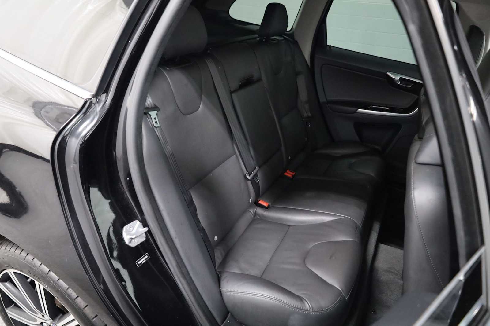 Thumbnail: 2016 Volvo XC60 - 35