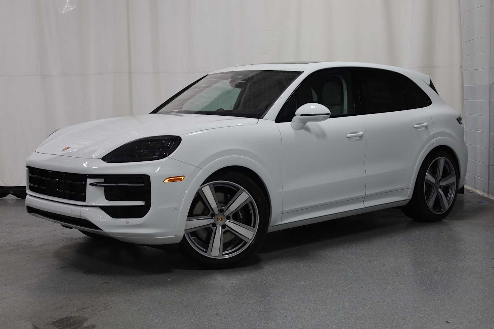 Thumbnail: 2025 Porsche Cayenne - 1