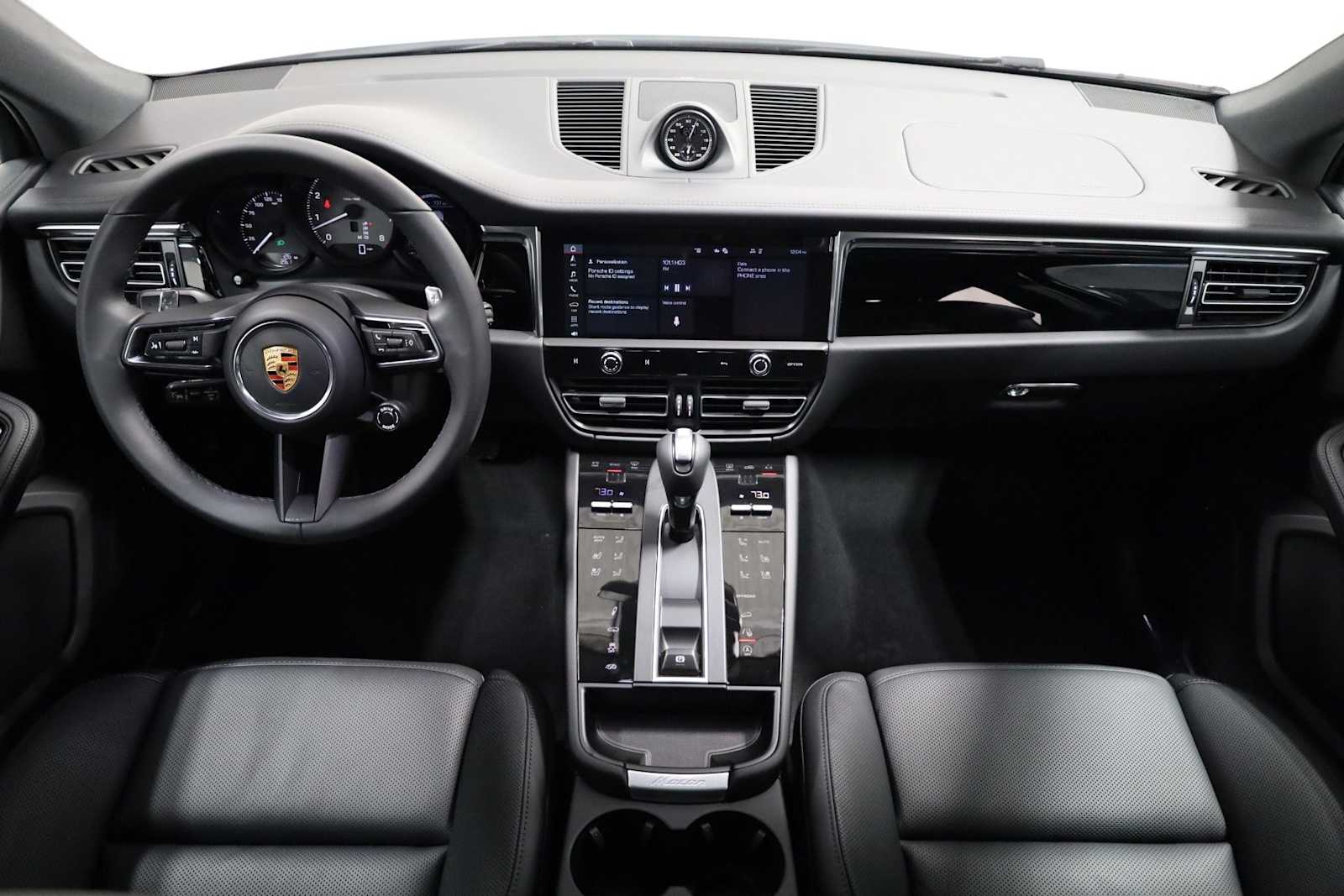 Thumbnail: 2026 Porsche Macan - 26