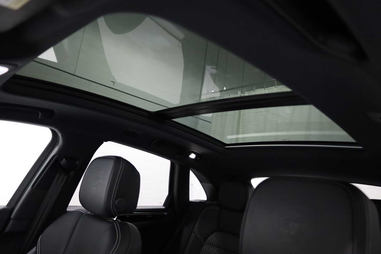 Thumbnail: 2025 Porsche Macan - 19