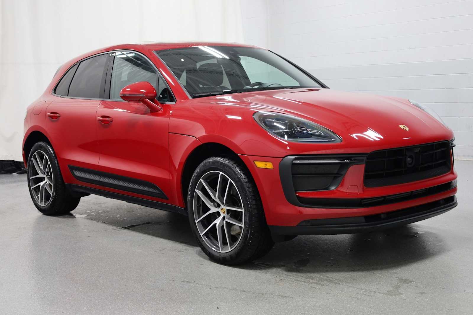 Thumbnail: 2025 Porsche Macan - 12