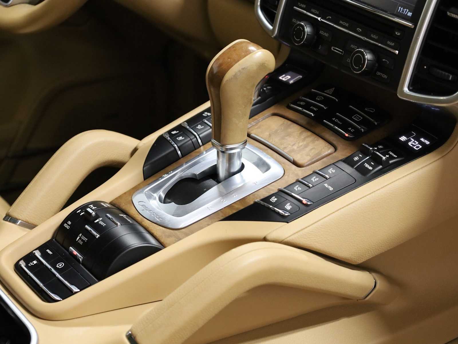 Thumbnail: 2015 Porsche Cayenne - 21