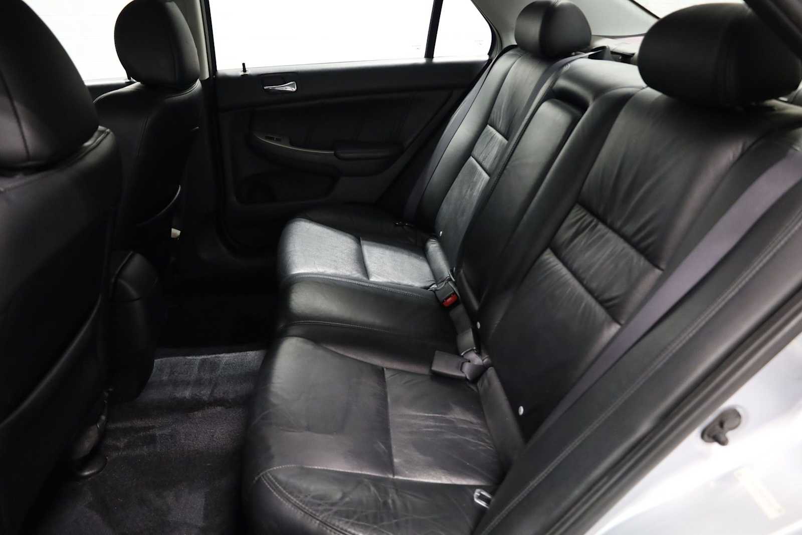 Thumbnail: 2005 Honda Accord - 31