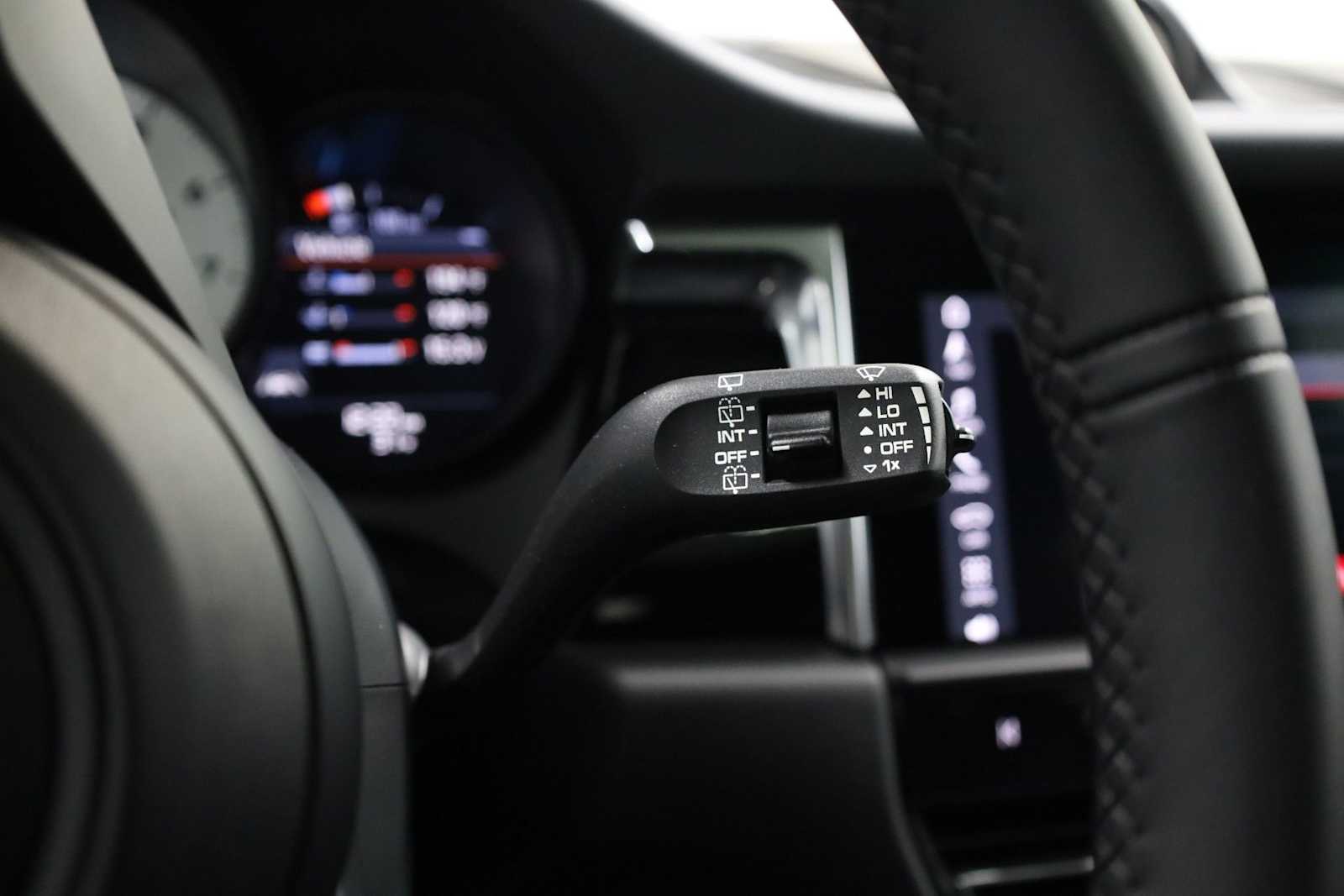 Thumbnail: 2025 Porsche Macan - 30