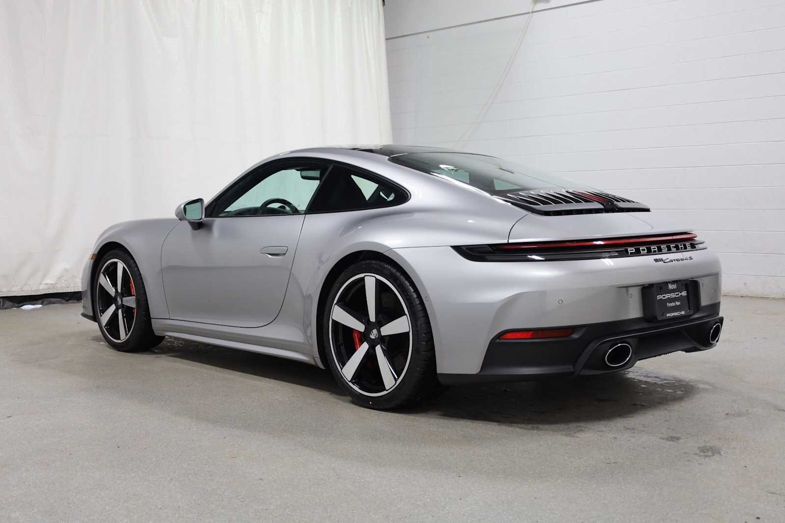 Thumbnail: 2026 Porsche 911 - 3