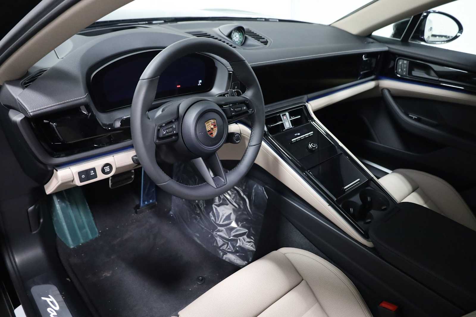 Thumbnail: 2026 Porsche Panamera - 4