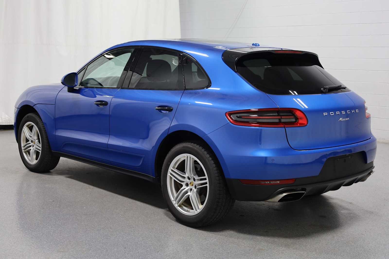 Thumbnail: 2018 Porsche Macan - 3