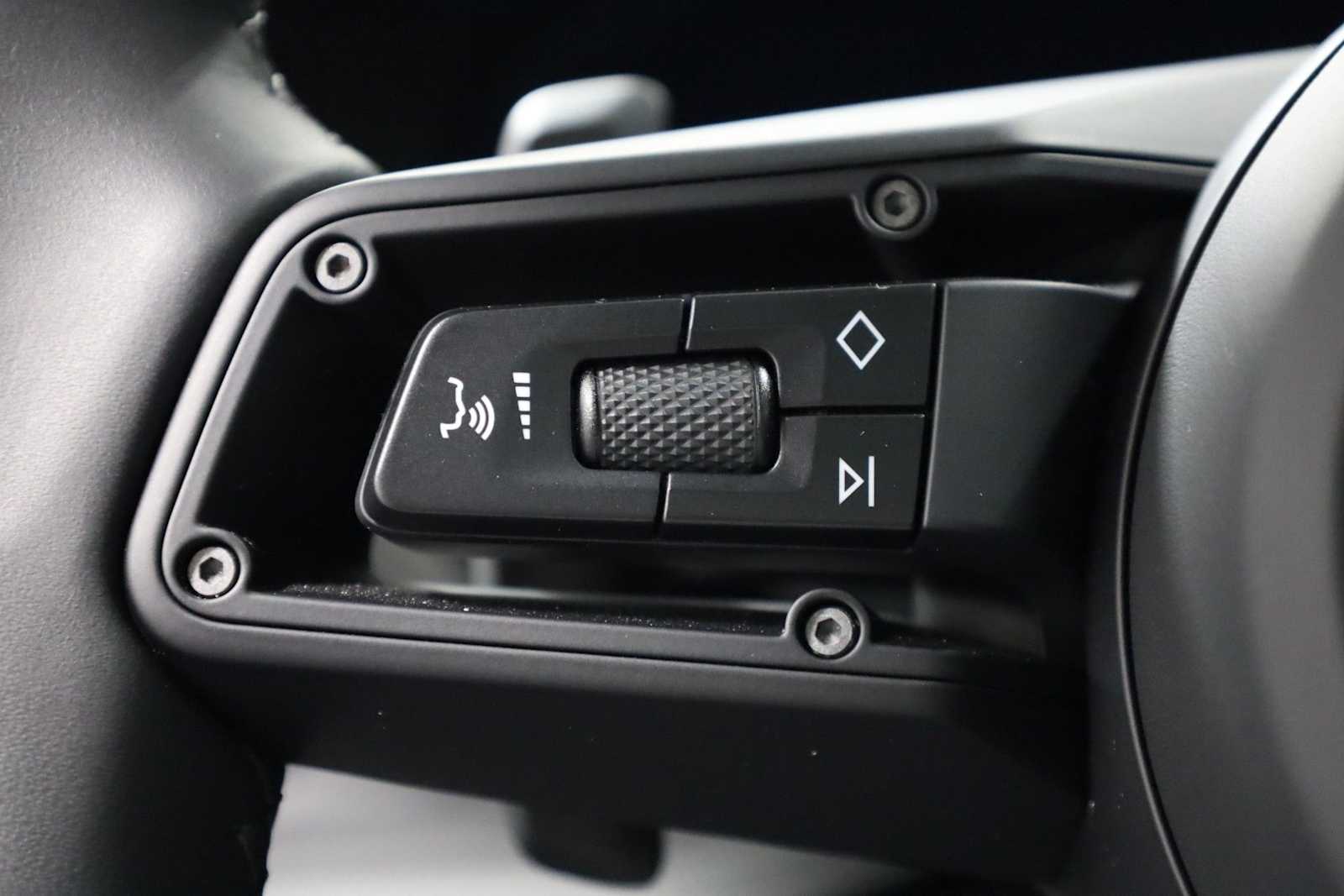 Thumbnail: 2025 Porsche 911 - 26