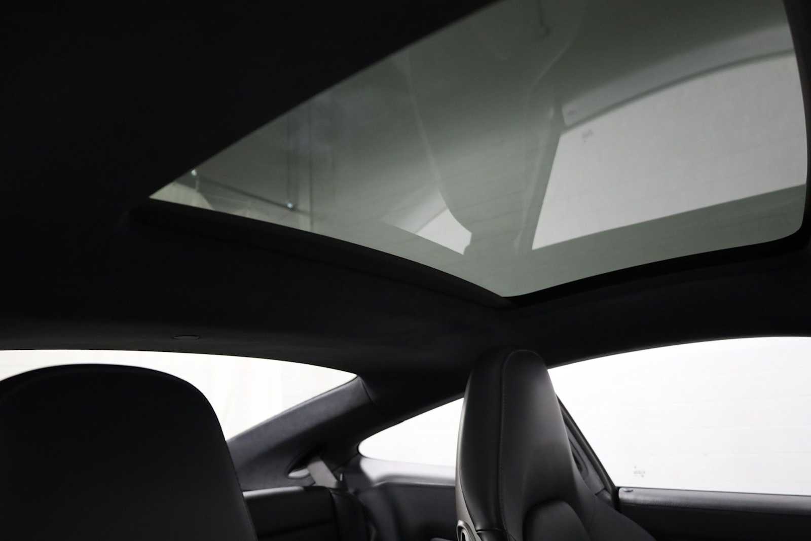 Thumbnail: 2019 Porsche 911 - 20