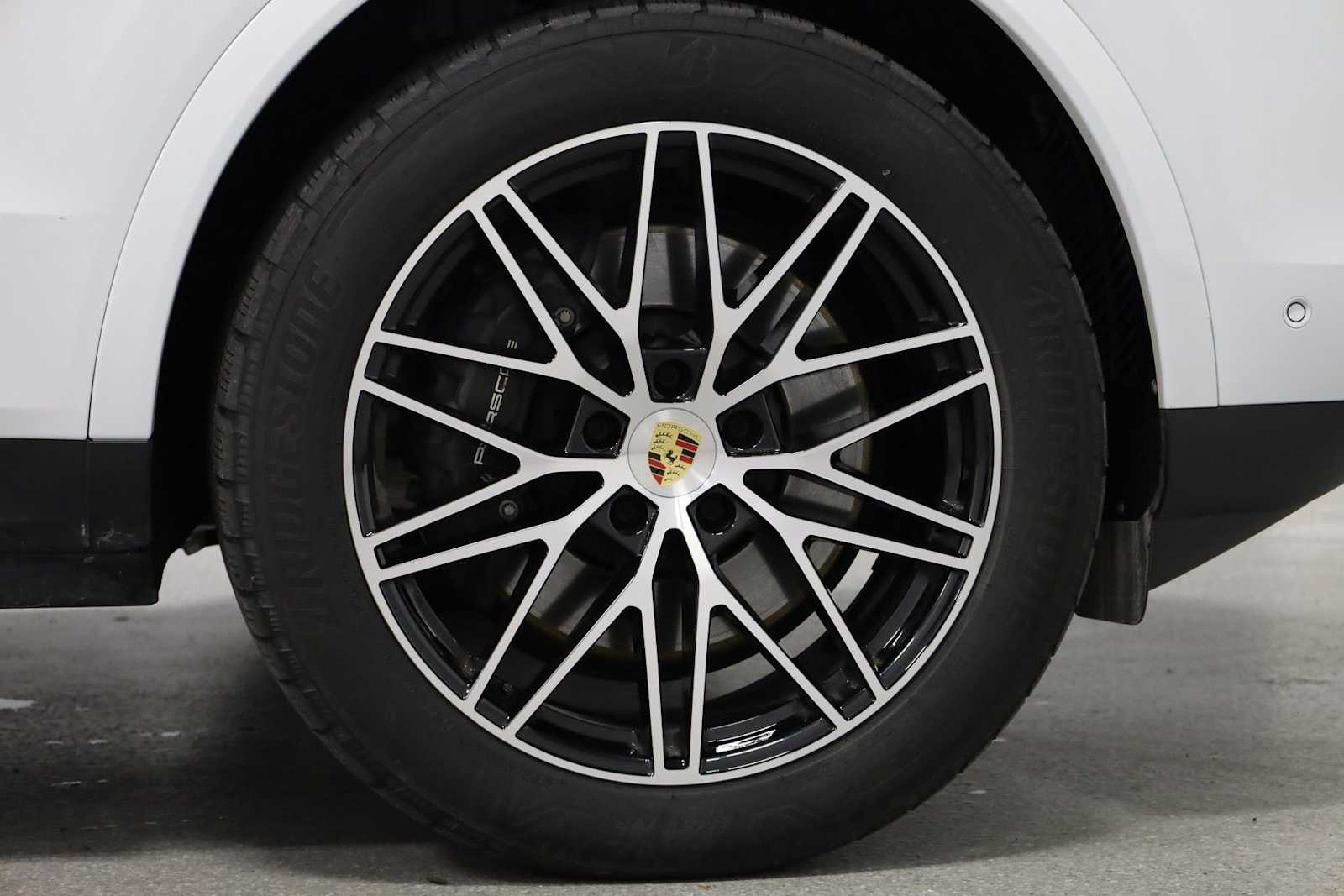 Thumbnail: 2024 Porsche  - 12