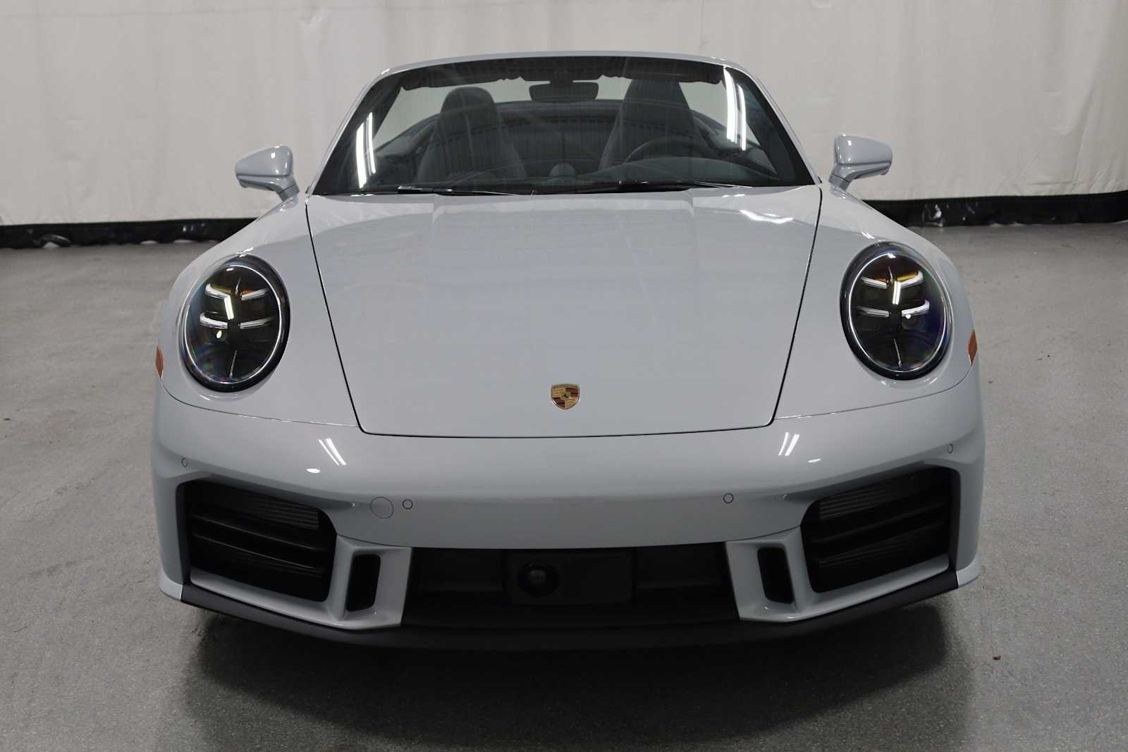 Thumbnail: 2025 Porsche 911 - 15