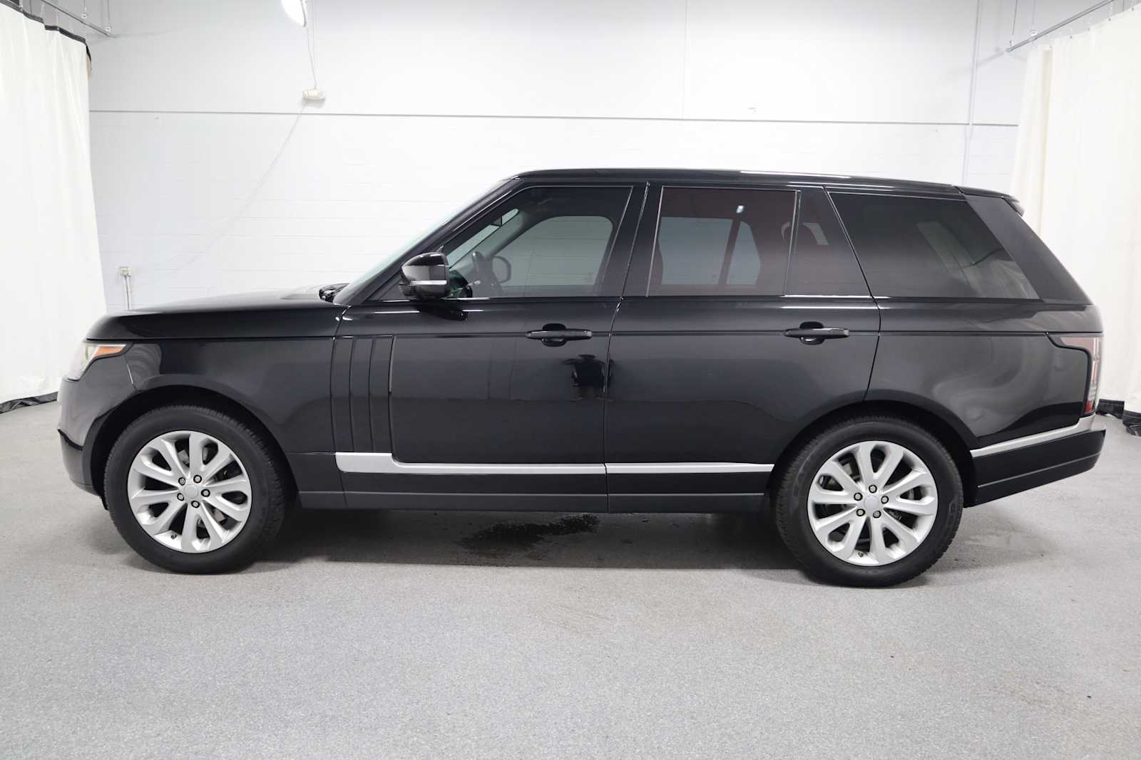 Thumbnail: 2015 Land Rover Range Rover - 2